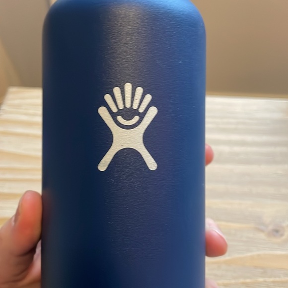 Hydro Flask-24 oz-Blue - Picture 3 of 6